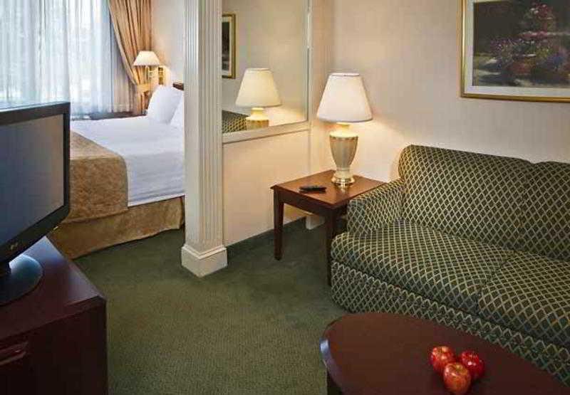 Springhill Suites By Marriott Philadelphia Уиллоу-Гров Номер фото